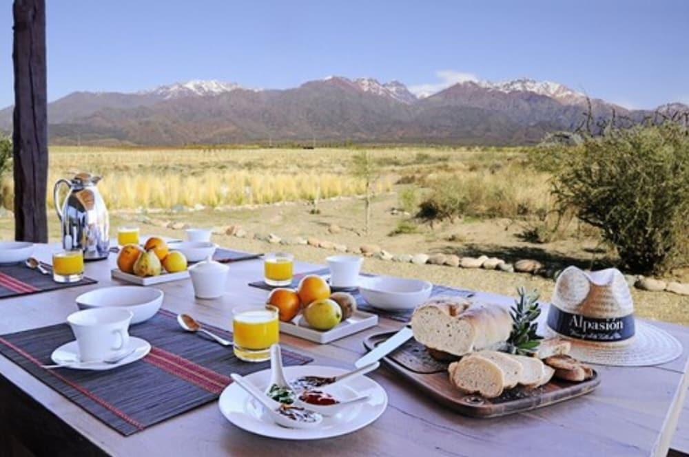 Alpasion Lodge ตูนูยัน ภายนอก รูปภาพ