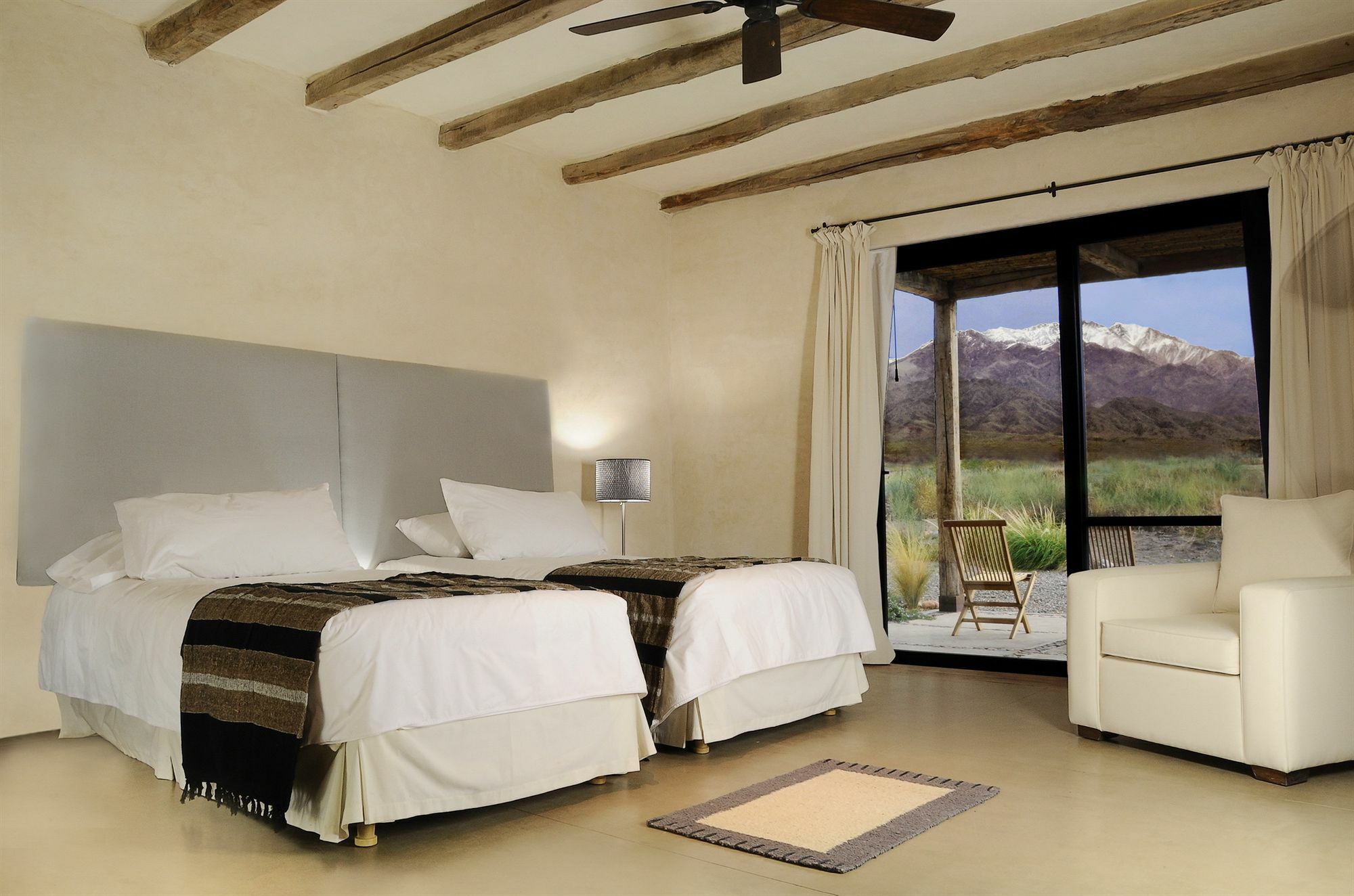 Alpasion Lodge ตูนูยัน ภายนอก รูปภาพ